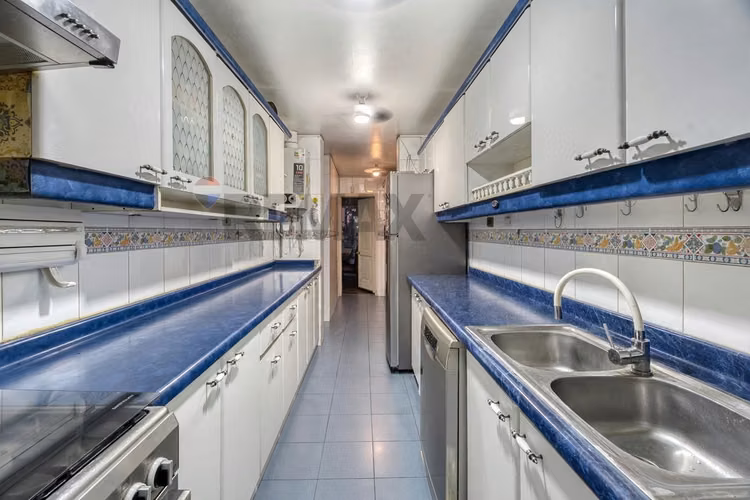 Amplia casa 6d | 5b con piscina en las condes