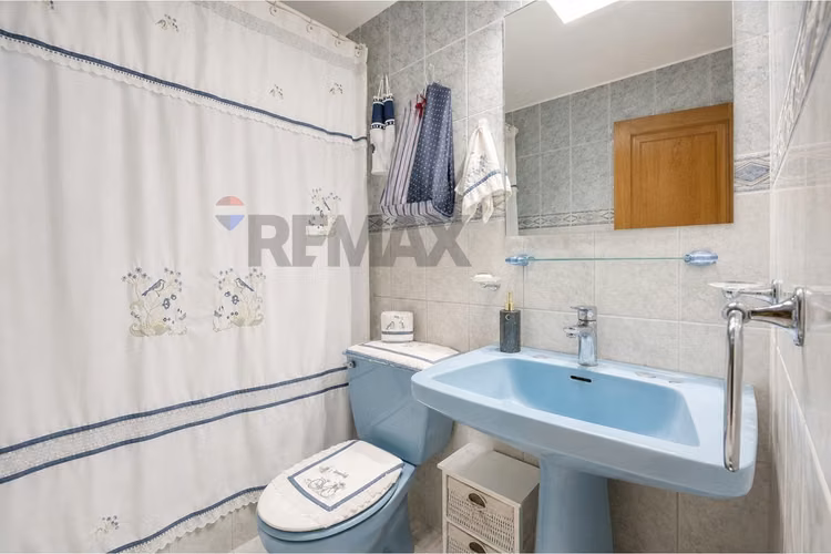 Amplia casa 6d | 5b con piscina en las condes
