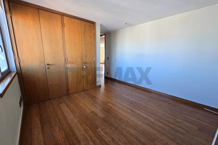 Exclusivo penthouse en el golf ! 4d + sala