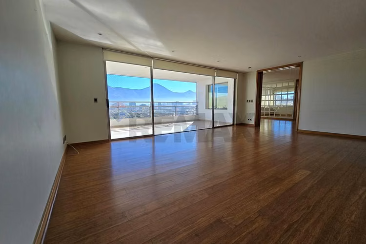 Exclusivo penthouse en el golf ! 4d + sala