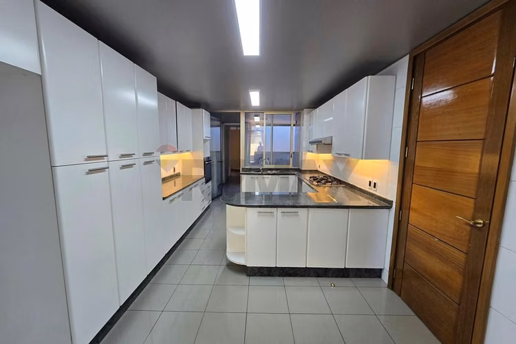 Exclusivo penthouse en el golf ! 4d + sala