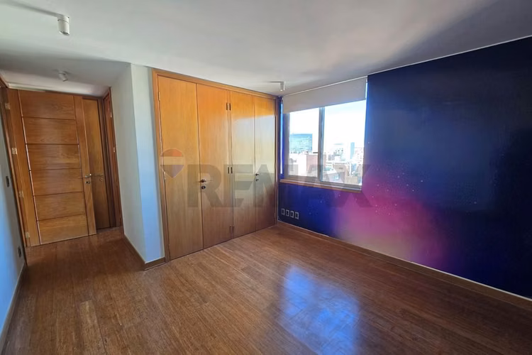 Exclusivo penthouse en el golf ! 4d + sala