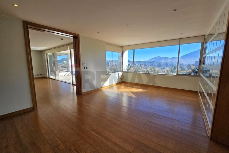 Exclusivo penthouse en el golf ! 4d + sala