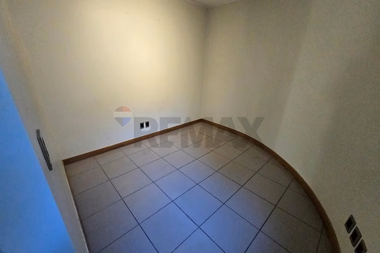 Exclusivo penthouse en el golf ! 4d + sala