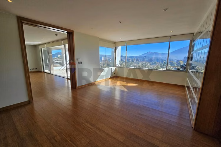 Exclusivo penthouse en el golf ! 4d + sala