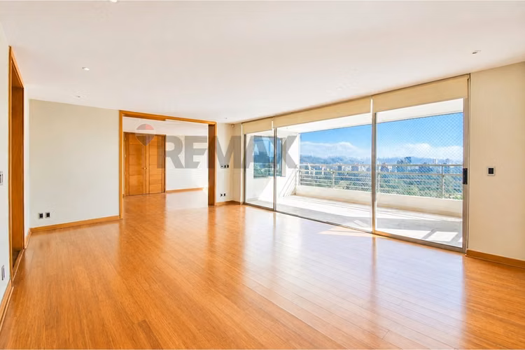 Exclusivo penthouse en el golf ! 4d + sala