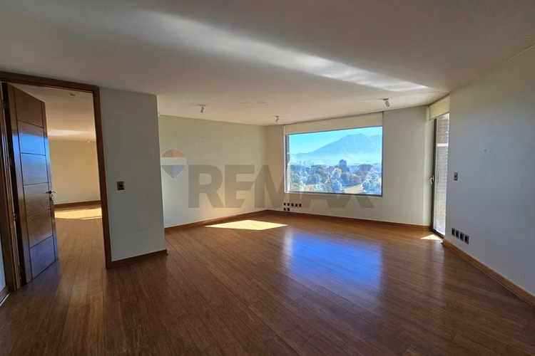 Exclusivo penthouse en el golf ! 4d + sala