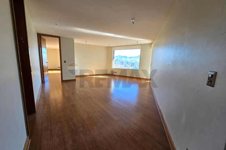 Exclusivo penthouse en el golf ! 4d + sala