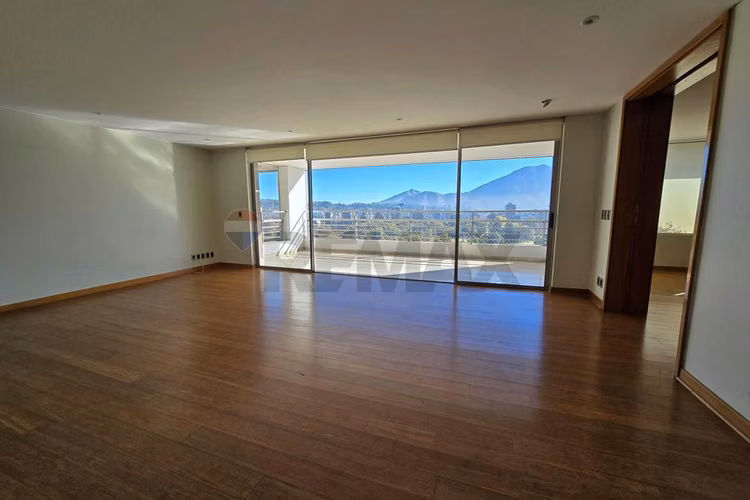 Exclusivo penthouse en el golf ! 4d + sala