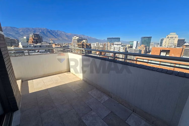 Exclusivo penthouse en el golf ! 4d + sala