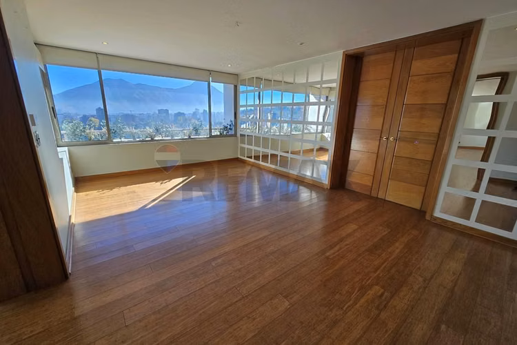 Exclusivo penthouse en el golf ! 4d + sala