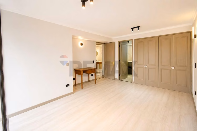 Venta luminoso depto ! 2d +2b las condes
