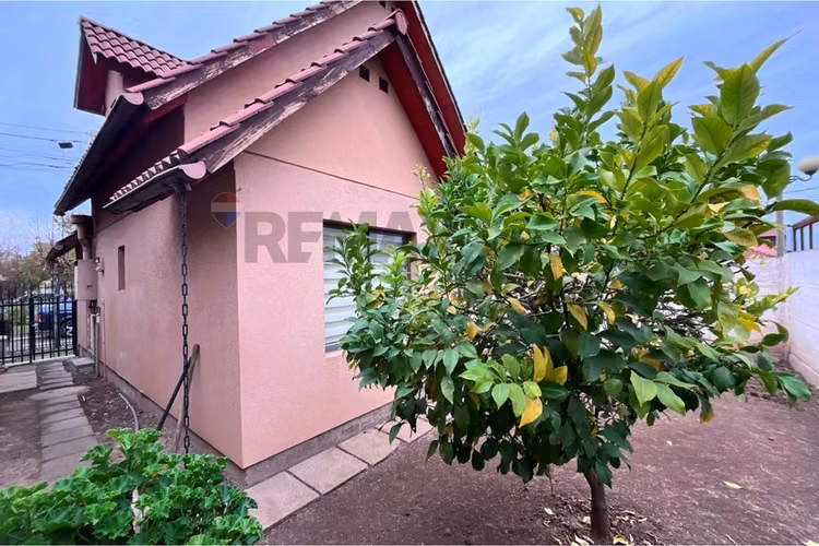 Casa en las pircas semi nueva 3d + 2b