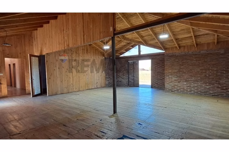 Casa rústica en parcela de 1 ha en talagante