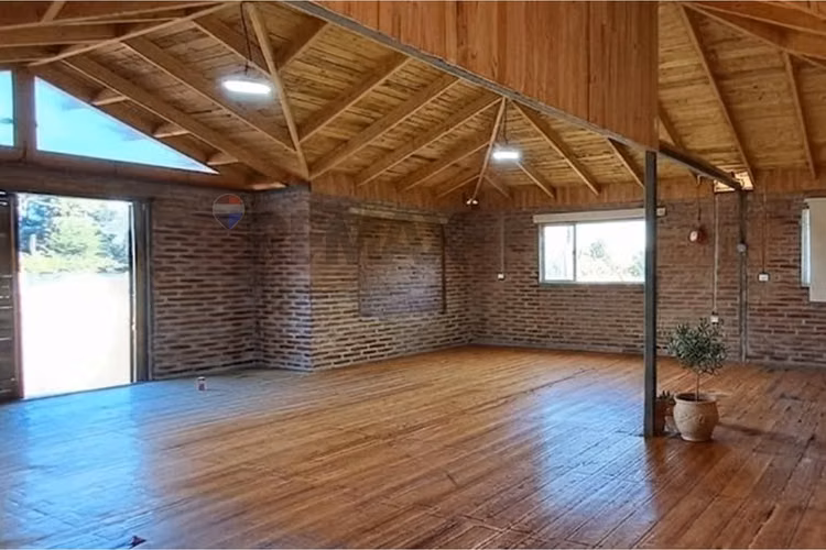 Casa rústica en parcela de 1 ha en talagante