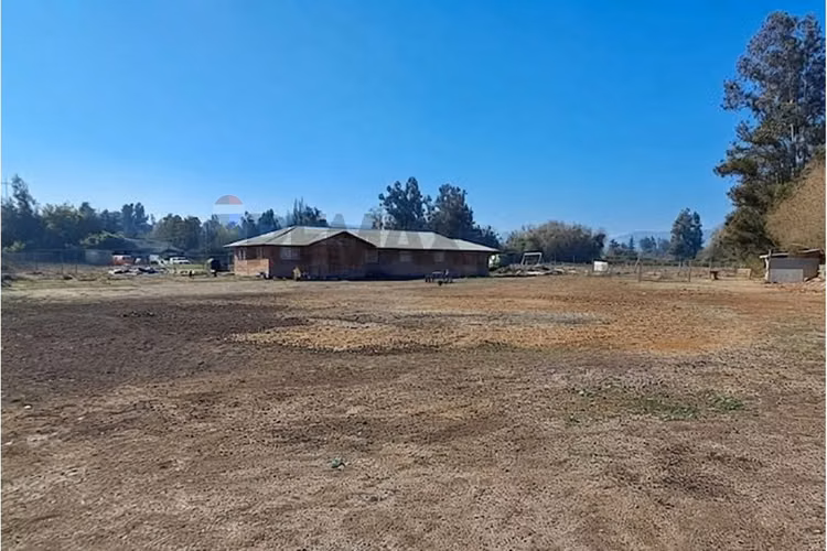 Casa rústica en parcela de 1 ha en talagante