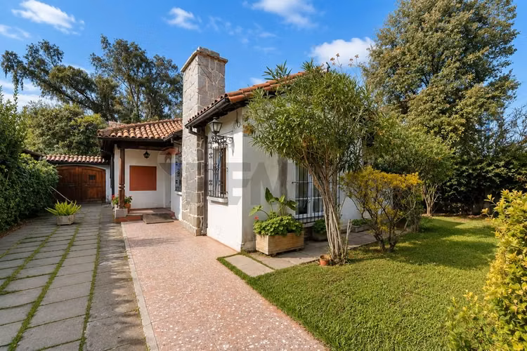 Hermosa casa en barrio patrimonial suárez mujica
