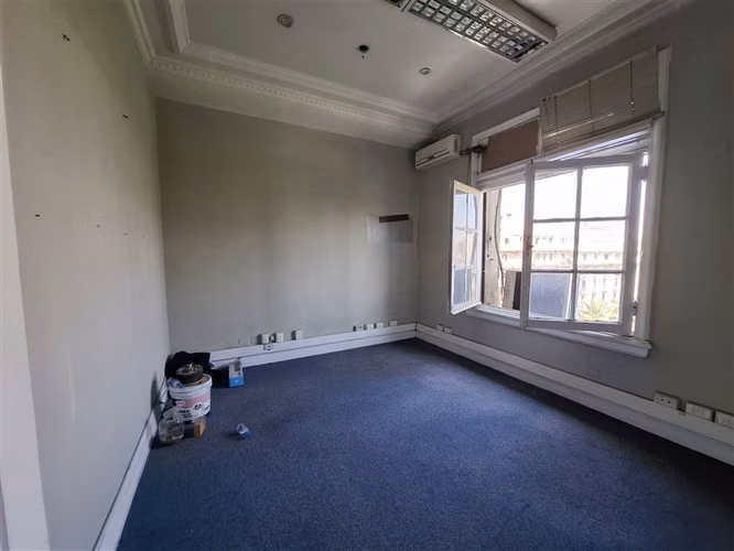 OFICINA PHILLIPS 8 privados 4 amplias salas, 8 baños en 502 m2