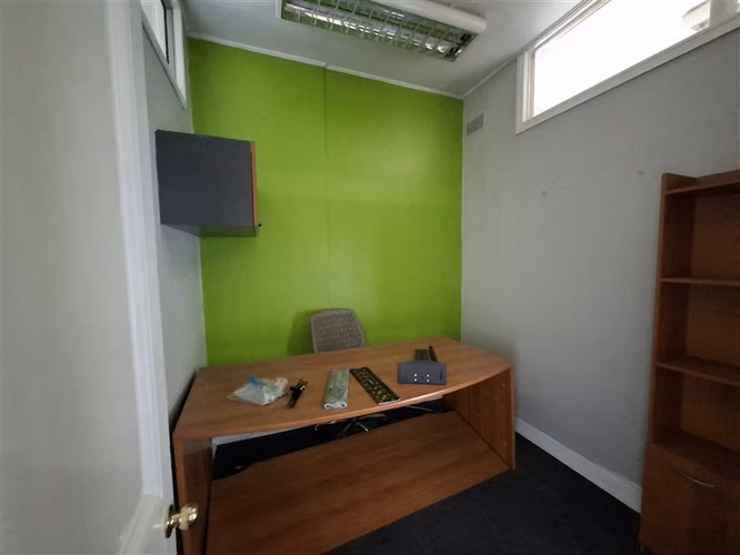 OFICINA PHILLIPS 8 privados 4 amplias salas, 8 baños en 502 m2