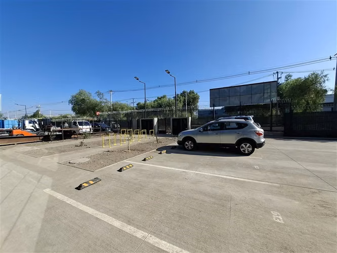 BODEGA 916 m2 y 188,7m2 oficinas x habilitar 2 pisos. 5 Est 3.