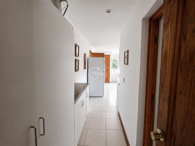 Amplia casa Mantagua, 5D-4B, en Condominio control acceso ED