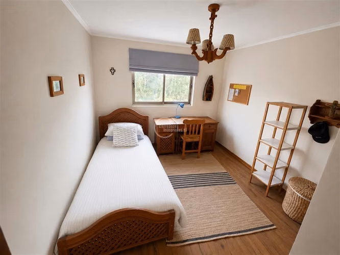 Amplia casa Mantagua, 5D-4B, en Condominio control acceso ED