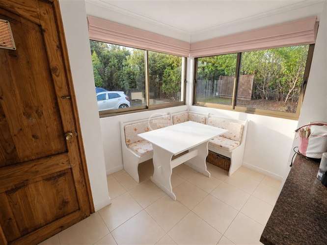 Amplia casa Mantagua, 5D-4B, en Condominio control acceso ED