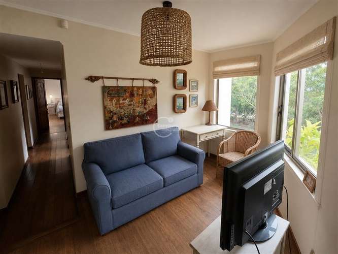 Amplia casa Mantagua, 5D-4B, en Condominio control acceso ED