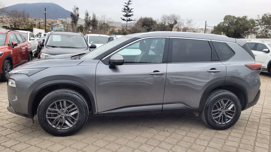 NissanXTRAIL 4X2 7P CVT 2.5 FULL AUT. 2.5 • 4x2 • Automática • 2024 - Imagen 4