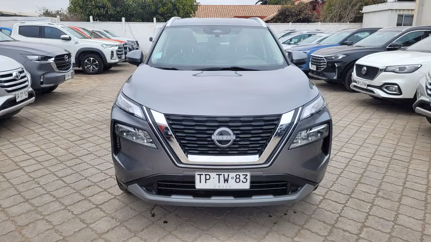 NissanXTRAIL 4X2 7P CVT 2.5 FULL AUT. 2.5 • 4x2 • Automática • 2024 - Imagen 2