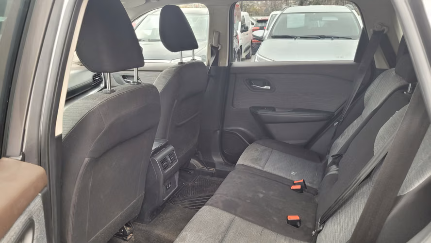 NissanXTRAIL 4X2 7P CVT 2.5 FULL AUT. 2.5 • 4x2 • Automática • 2024 - Imagen 12