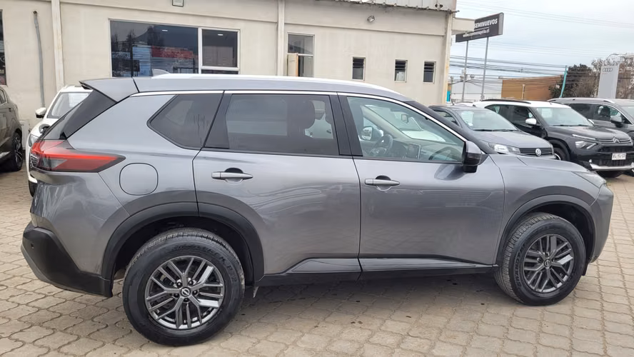 NissanXTRAIL 4X2 7P CVT 2.5 FULL AUT. 2.5 • 4x2 • Automática • 2024 - Imagen 5
