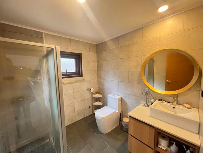 Moderna Casa/Bosque Nativo/Condominio Cerrado