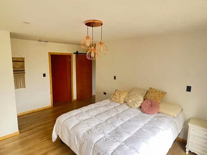 Moderna Casa/Bosque Nativo/Condominio Cerrado