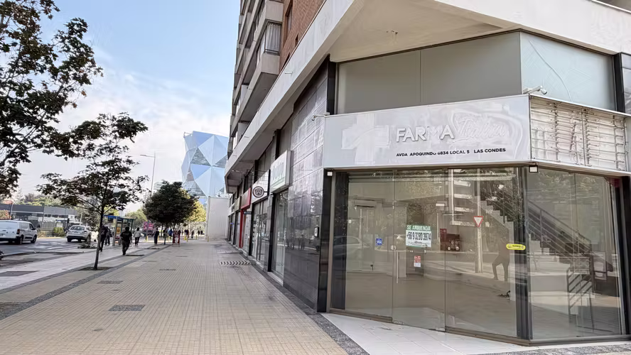 LOCAL Alto tráfico AV. Apoquindo  Las Condes 214 mt2 totales en 2 plantas , 6 estacionamientos