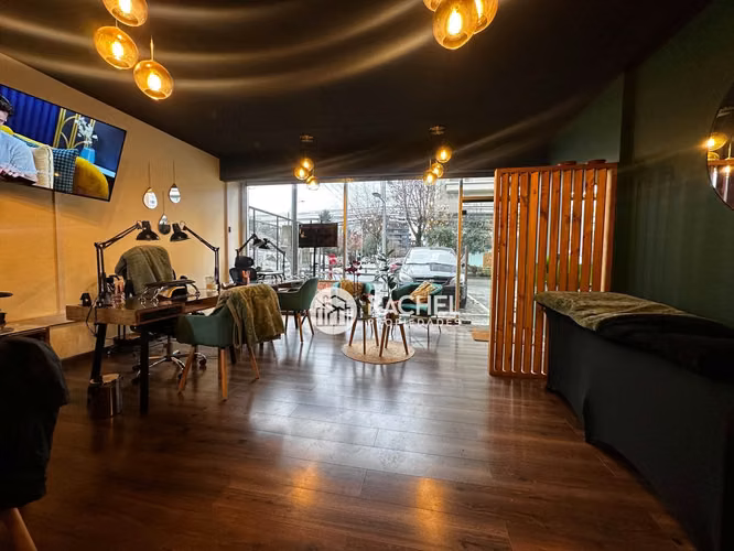 LOCAL COMERCIAL EN ARRIENDO EDIFICIO LIFE by K