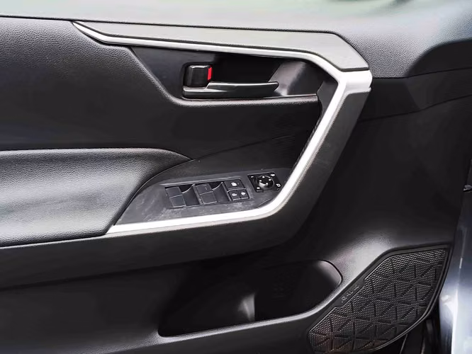 TOYOTA RAV4 2021