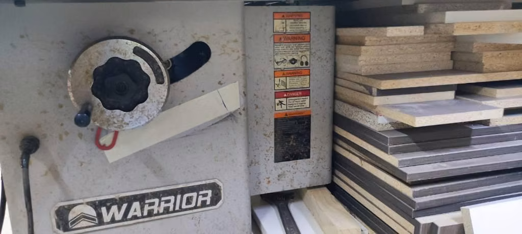 Vendo maquinas para mueblería por renovación