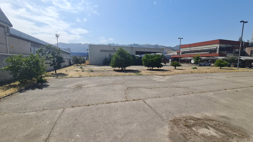 CERCA DE CUIDAD EMPRESARIAL, HUECHURABA: PROPIEDAD INDUSTRIAL 3.000 M2 CON INSTALACIONES - Imagen 13