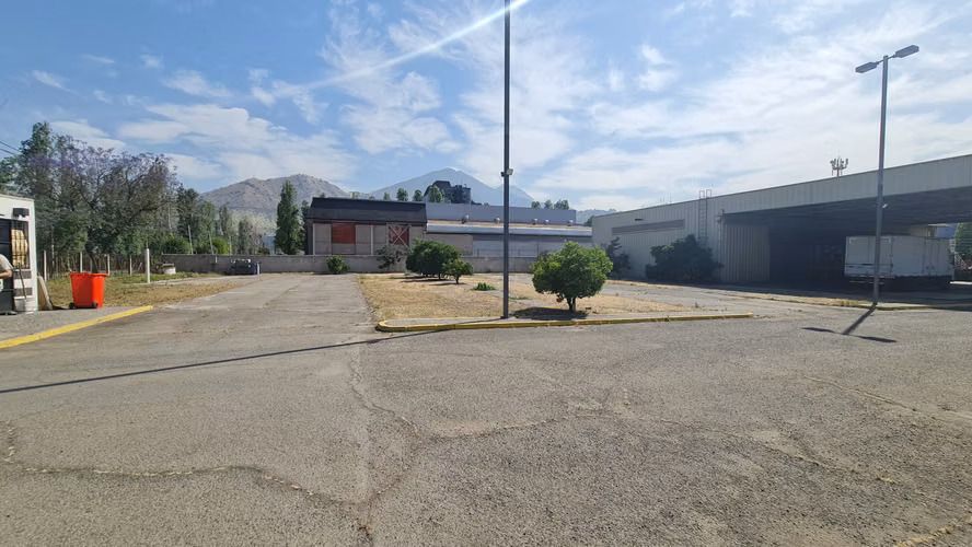 CERCA DE CUIDAD EMPRESARIAL, HUECHURABA: PROPIEDAD INDUSTRIAL 3.000 M2 CON INSTALACIONES - Imagen 3