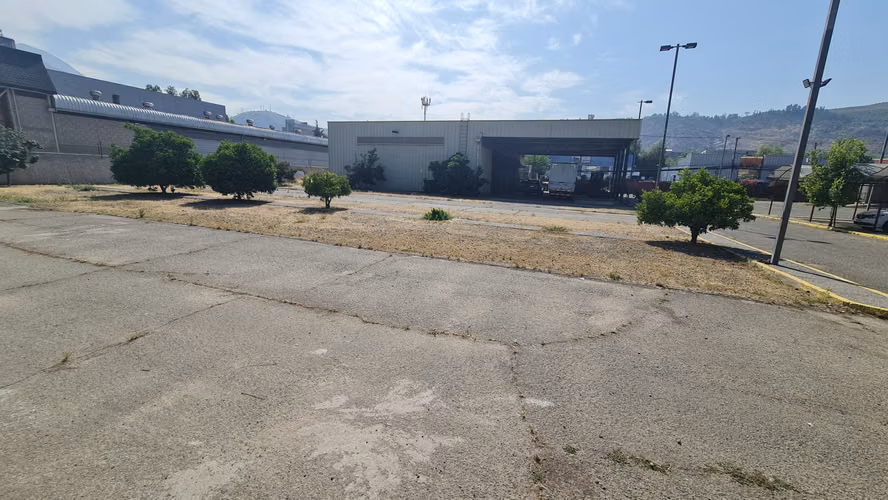 CERCA DE CUIDAD EMPRESARIAL, HUECHURABA: PROPIEDAD INDUSTRIAL 3.000 M2 CON INSTALACIONES - Imagen 11