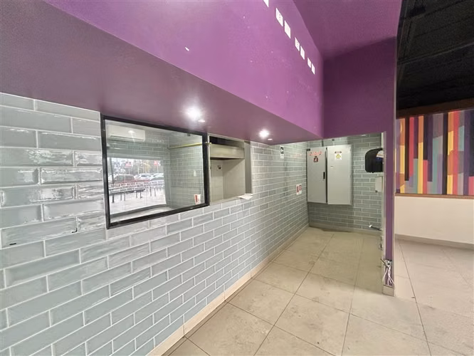 Inversionistas, en venta local con arrendatario acreditado. - Imagen 5