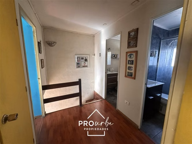Venta acogedora casa en Jardines de Vespucio 3D,3B
