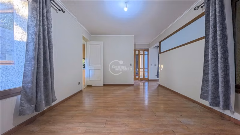 Casa en venta de 6 dorm. en Las Condes