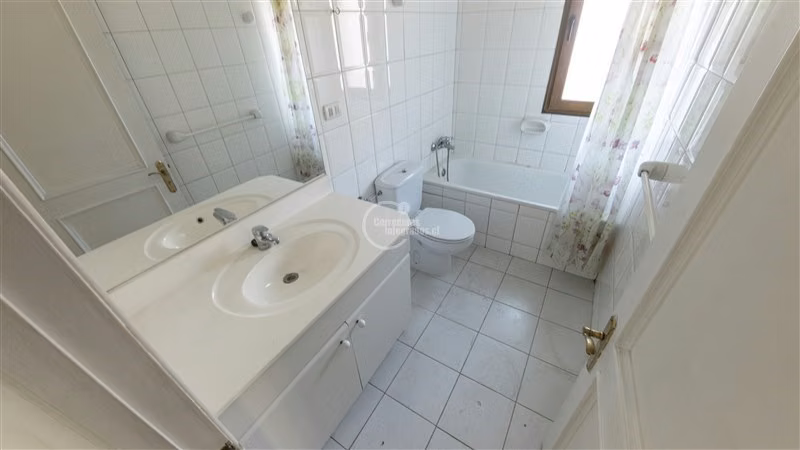 Casa en venta de 6 dorm. en Las Condes