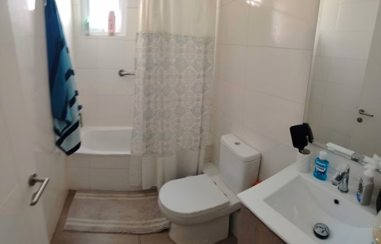 VENTA 10.200 UF CASA 5D 3B 2EST EN REÑACA