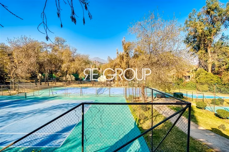Departamento en venta de 4 dorm. en Lo Barnechea