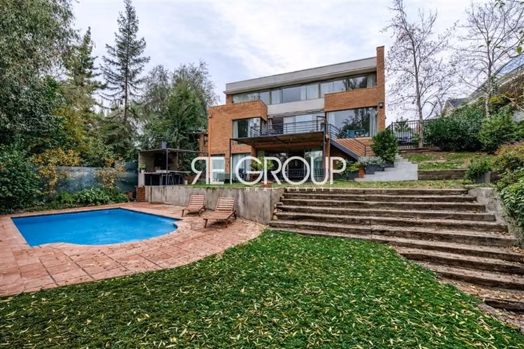 Casa en arriendo de 5 dorm. en Lo Barnechea