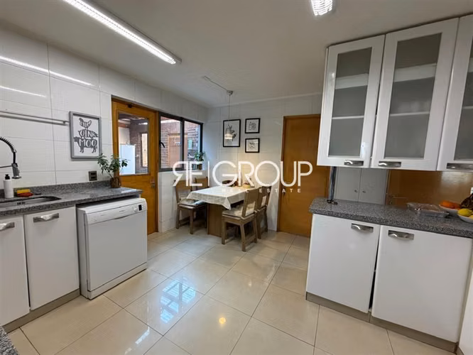 Casa en arriendo de 5 dorm. en Lo Barnechea