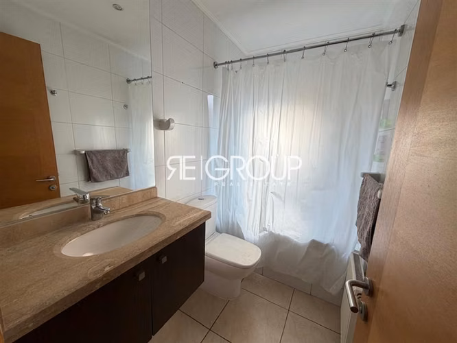 Casa en arriendo de 5 dorm. en Lo Barnechea